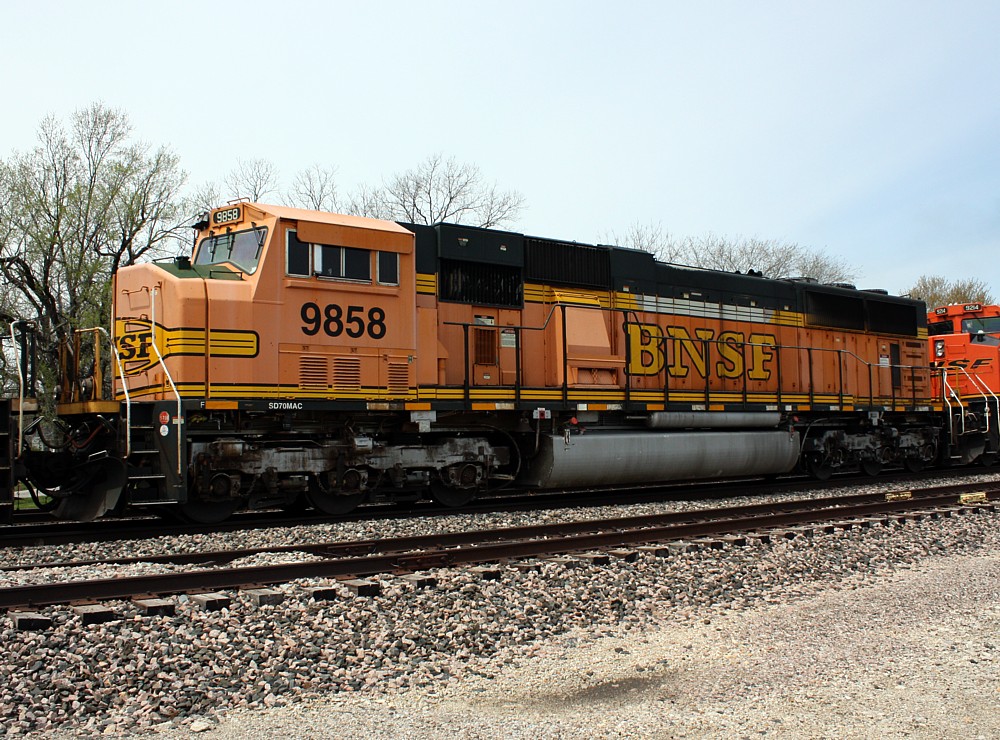 BNSF 9858